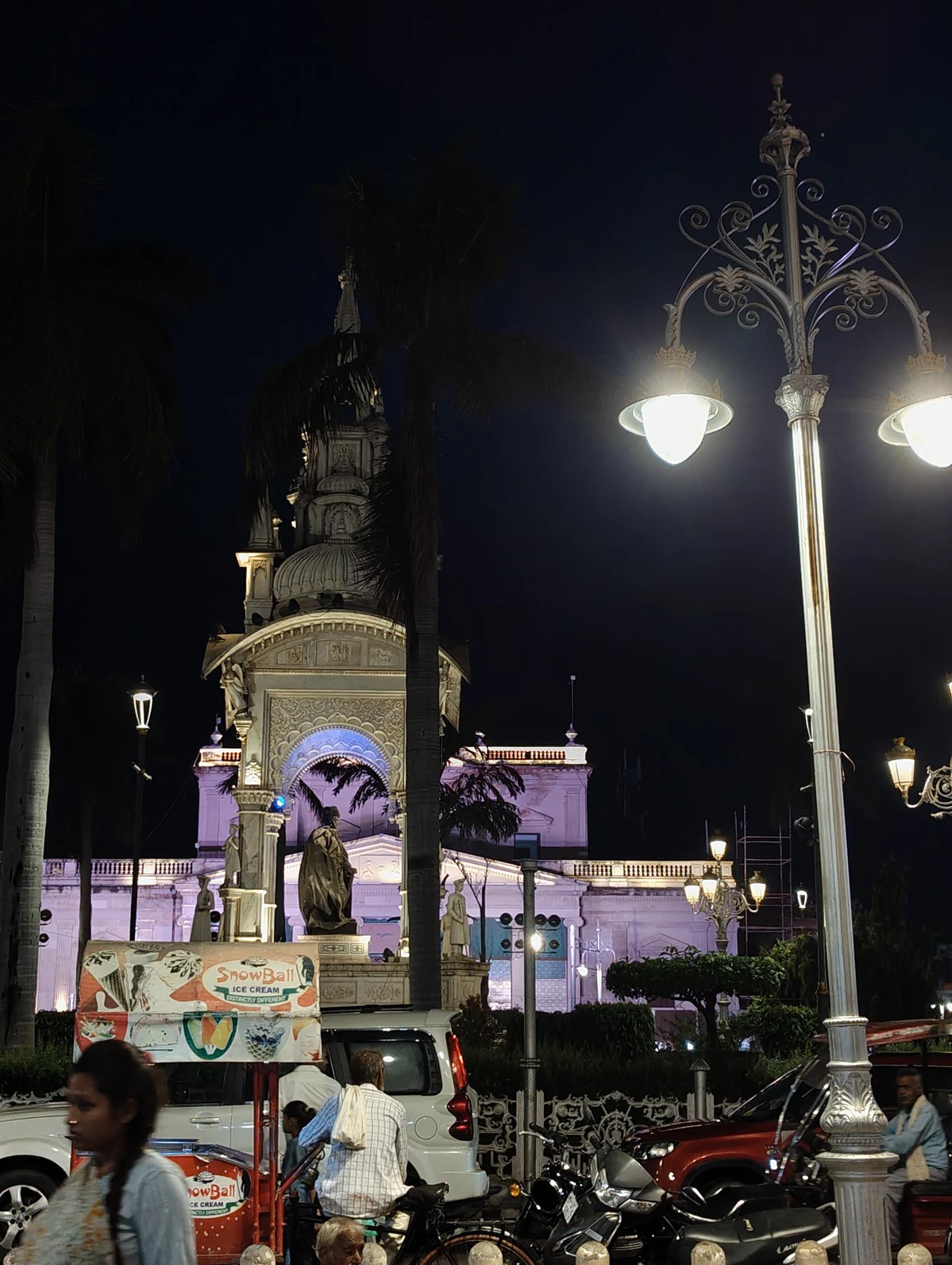Maharaj Bada (Jayaji Chowk) in Gwalior · actual photograph