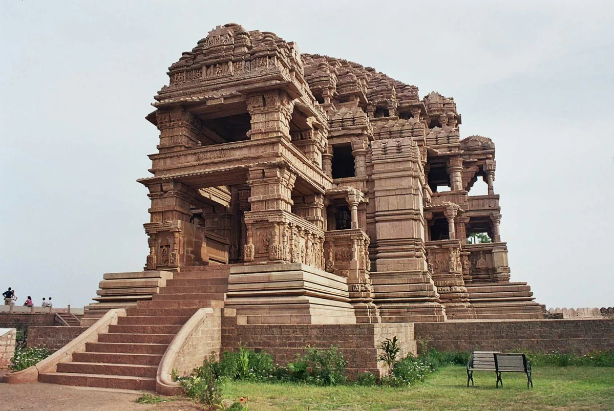 Sas Bahu Temples in Gwalior · actual photograph