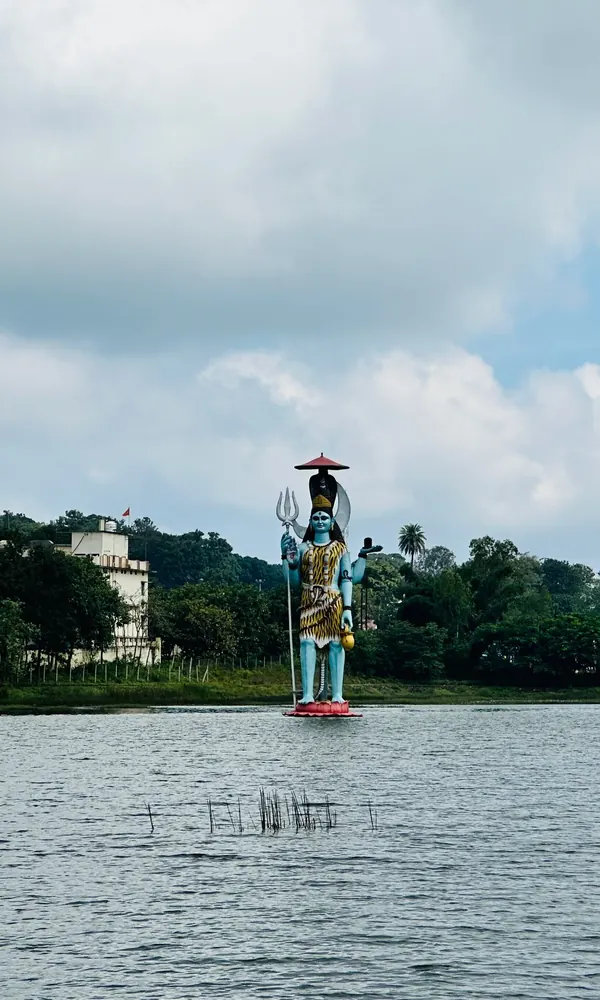 Narmada goddess statue at Pushkar Sarovar in Amarkantak