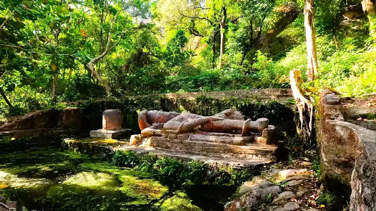 Shesh Shaiya, the reclining Vishnu statue in Bandhavgarh