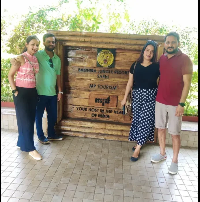 Guests at Baghira Jungle Resort, Kanha, published in Banjari’s gallery